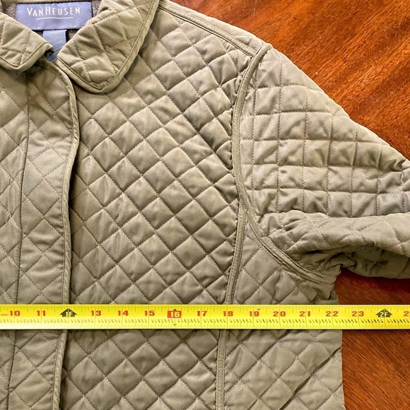 Van Heusen quilted, zip up riding jacket, size Large - Picture 8 of 8